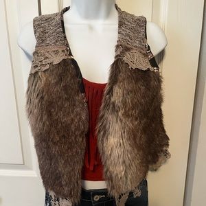 Gimmicks BKE Faux Fur Vest